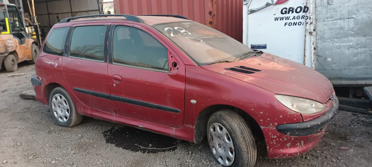 Peugeot 206 2002 - 1 REPUESTO USADO/USADA EN DESARME